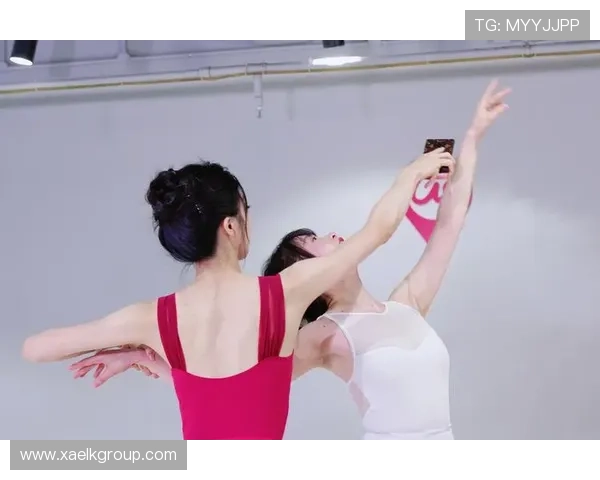 精舞风云:一场舞蹈与命运交织的青春冒险,追逐梦想与真爱的热血之旅 精舞风云:一场舞蹈与命运交织的青春冒险,追逐梦想与真爱的热血之旅